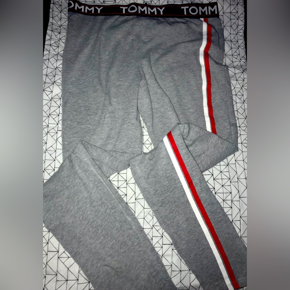 Tommy Bahama Sweat Pants. Size Medium. Excellent Condition.